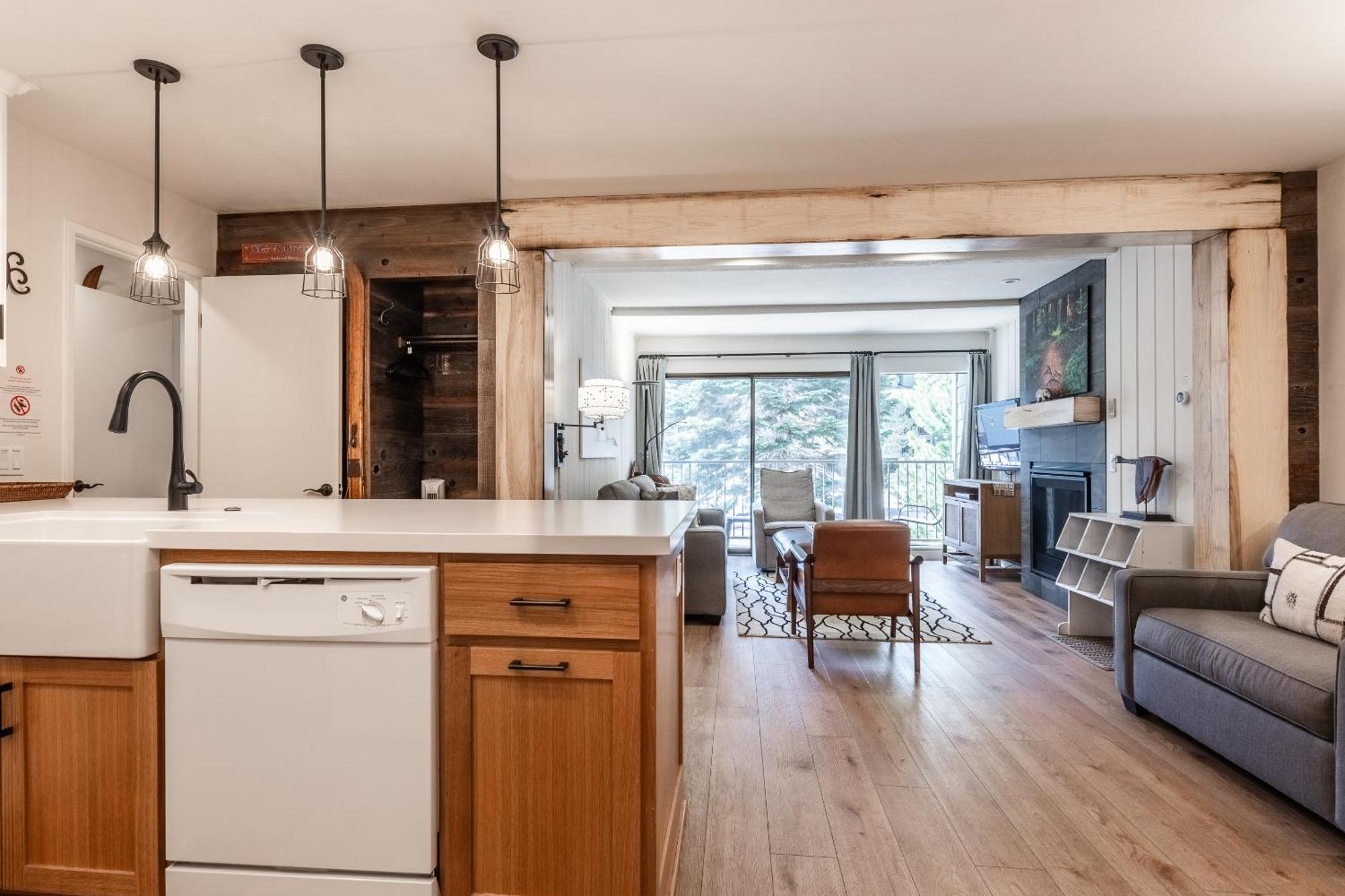 Fully Renovated! St Anton #17 Ski In Ski Out 1 Bedroom 1 Bathroom Condo! Sleeps Up To 4! Mammoth Lakes Exterior photo